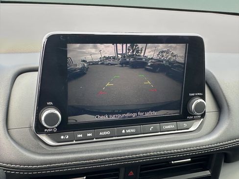 Certified 2023 Nissan Rogue S image 27