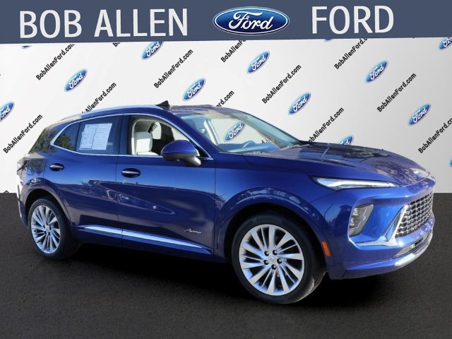 Used 2025 Buick Envision Avenir AWD/4WD image 2