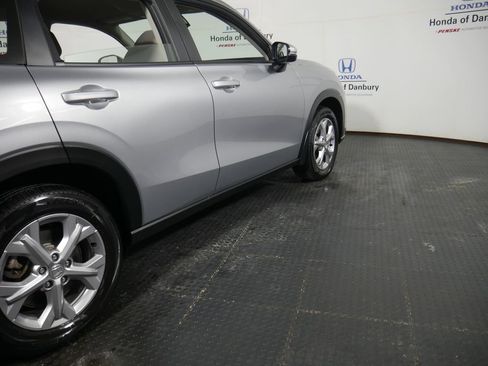 Used 2023 Honda HR-V LX image 4