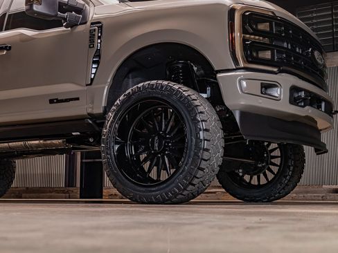 Used 2026 Ford F250 Platinum w/ Platinum Plus Package AWD/4WD image 12