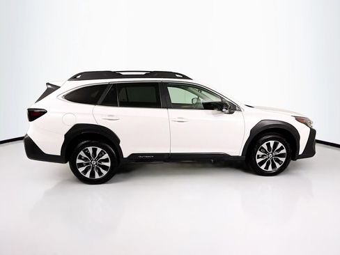 Used 2025 Subaru Outback Limited w/ Tech Package 3 AWD/4WD image 4