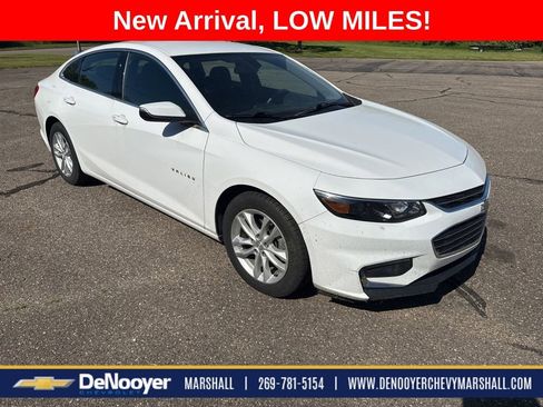 Used 2017 Chevrolet Malibu LT FWD image 7