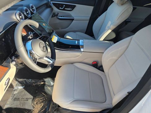 Used 2026 Mercedes-Benz GLC 300 4MATIC image 5