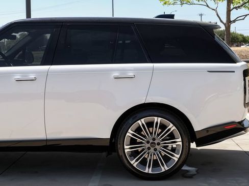 New 2026 Land Rover Range Rover SE AWD/4WD image 16