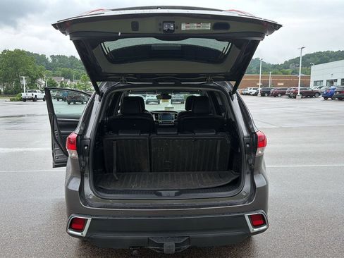 Used 2017 Toyota Highlander Limited AWD/4WD image 13