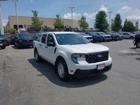 Certified 2025 Ford Maverick XL w/ Equipment Group 102A AWD/4WD image 2