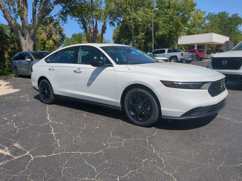 New 2025 Honda Accord SE image 2
