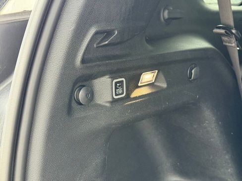 Used 2023 Jeep Grand Cherokee L Laredo image 28