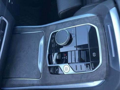 Used 2024 BMW X5 xDrive40i w/ M Sport Package AWD/4WD image 25