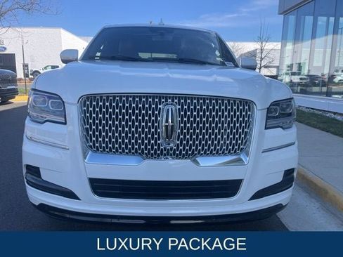 Certified 2024 Lincoln Navigator L Reserve AWD/4WD image 2