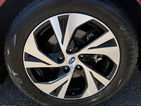Certified 2025 Subaru Legacy Premium w/ Popular Package #1A AWD/4WD image 19
