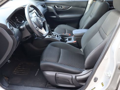 Used 2018 Nissan Rogue S FWD image 15