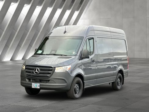 Used 2025 Mercedes-Benz Sprinter 2500 image 8