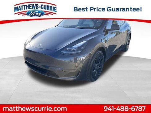 Used 2024 Tesla Model Y Long Range image 7