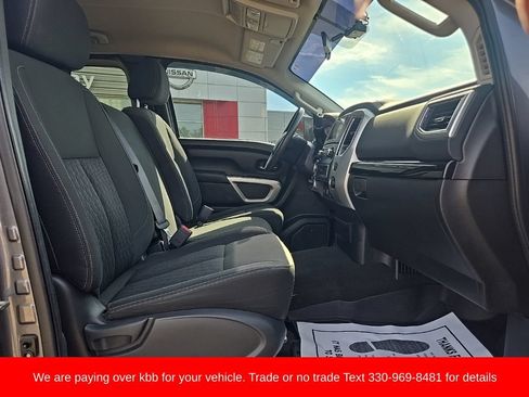 Used 2018 Nissan Titan SV AWD/4WD image 26