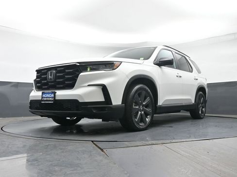 Certified 2023 Honda Pilot Sport image 27