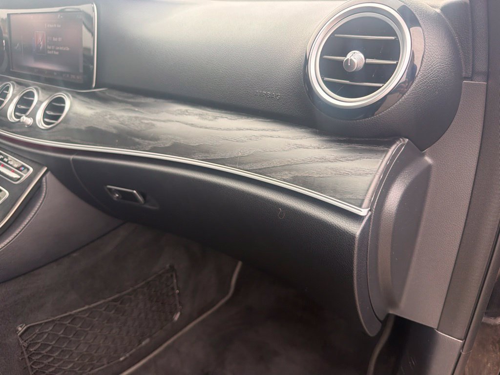 Used 2019 Mercedes-Benz E 300 4MATIC image 32