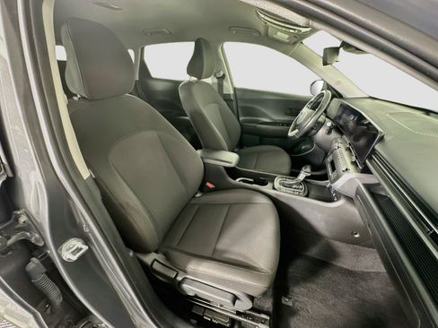 Used 2025 Hyundai Kona SEL FWD image 31