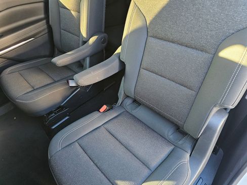 Used 2024 Chevrolet Traverse LT image 17