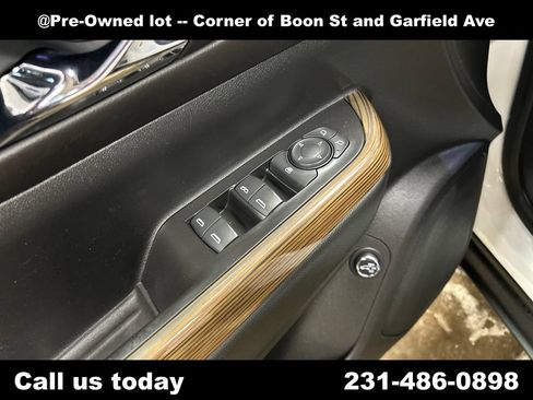 Used 2019 GMC Acadia SLE w/ Driver Alert Package I AWD/4WD image 16