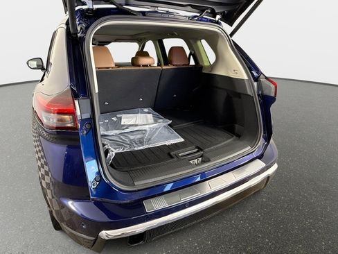 New 2026 Nissan Rogue Platinum image 25