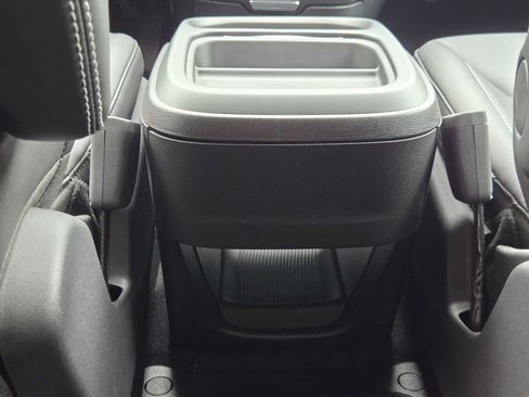 New 2027 Chrysler Pacifica Select FWD image 36