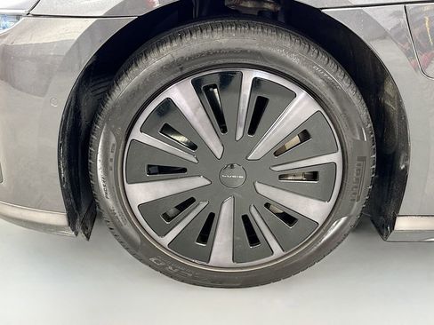 Used 2024 Lucid Air Pure image 9