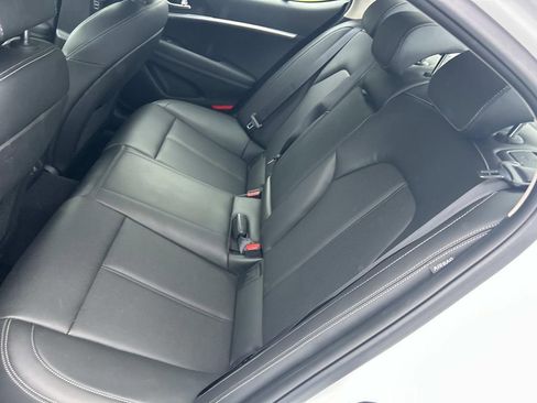 Used 2025 Genesis G70 2.5T AWD/4WD image 18