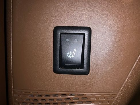 Used 2017 Chrysler Pacifica Limited FWD image 25