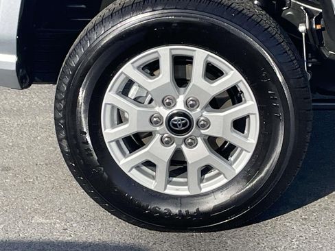 Used 2025 Toyota Tacoma SR5 image 10