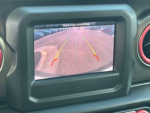 Used 2018 Jeep Wrangler Unlimited Sport S AWD/4WD image 19