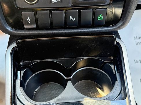 Used 2020 Mitsubishi Outlander FWD image 16