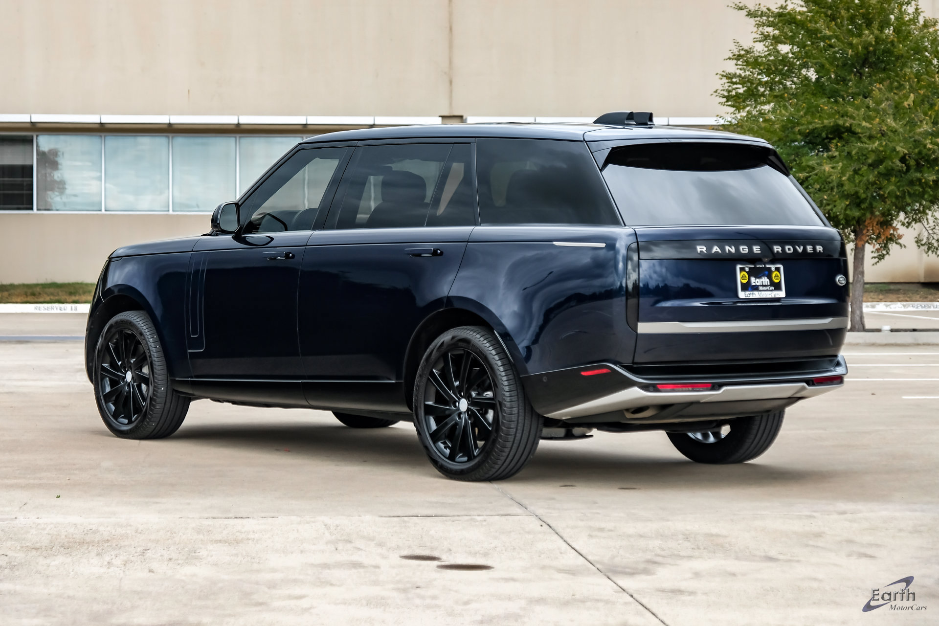 Used 2023 Land Rover Range Rover Long Wheelbase SE AWD/4WD image 10