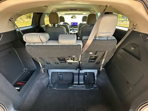 Used 2025 Toyota Sienna XLE w/ XLE Plus Package AWD/4WD image 31