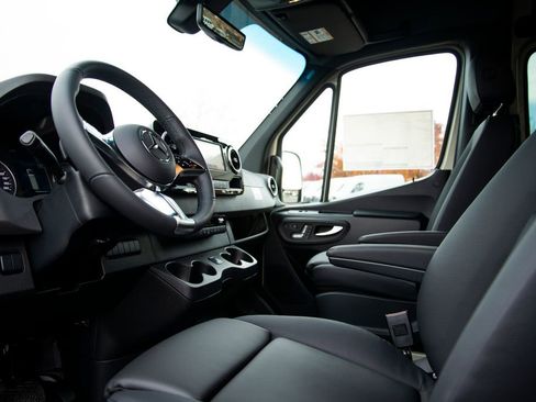 New 2026 Mercedes-Benz Sprinter 2500 image 12