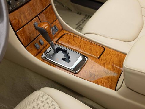 Used 2005 Lexus LS 430 RWD image 16