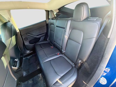 Used 2023 Tesla Model Y Long Range image 20