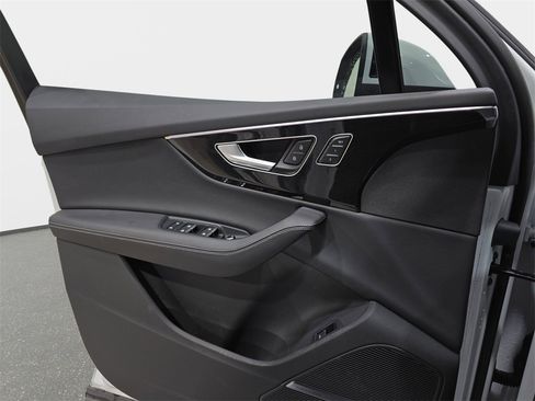 Certified 2025 Audi Q7 2.0T Premium Plus w/ Premium Plus Package image 28