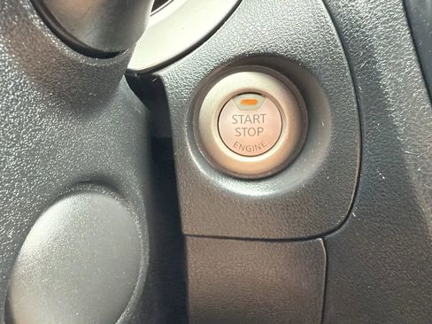 Used 2014 Nissan Juke SV w/ Navigation Package image 31