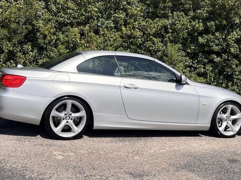 Used 2011 BMW 335i Convertible RWD image 11