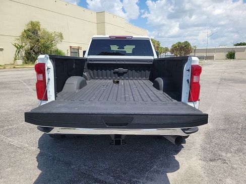 Used 2024 Chevrolet Silverado 3500 LT AWD/4WD image 8