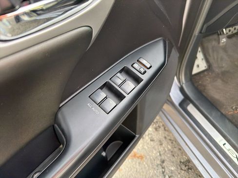 Used 2013 Lexus CT 200h image 20