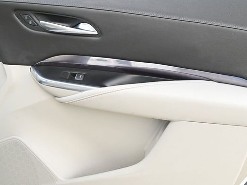 Used 2021 Cadillac XT4 Luxury image 18