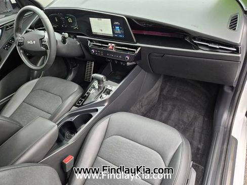 Certified 2023 Kia Niro SX Touring image 20