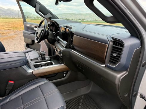 Used 2023 Chevrolet Silverado 1500 High Country w/ Technology Package AWD/4WD image 38