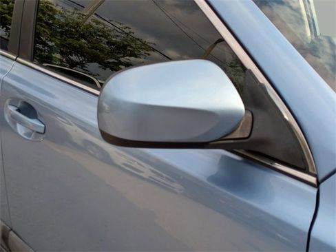 Used 2011 Subaru Outback 2.5i Premium image 10