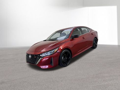 Used 2025 Nissan Sentra SR w/ SR Premium Package FWD image 2
