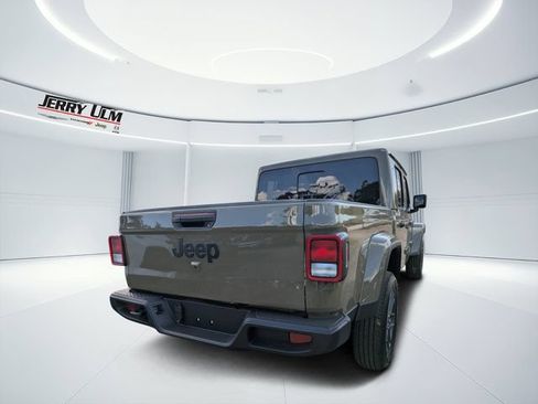 New 2026 Jeep Gladiator Sport AWD/4WD image 3