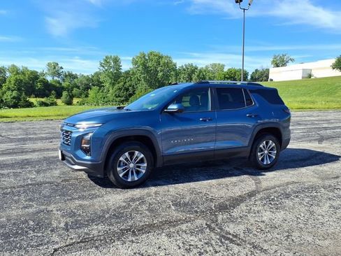 Used 2025 Chevrolet Equinox LT w/ Convenience Package II AWD/4WD image 45