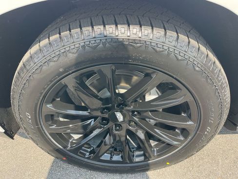 Used 2023 Cadillac Escalade Sport Platinum w/ LPO, ONYX Package image 39